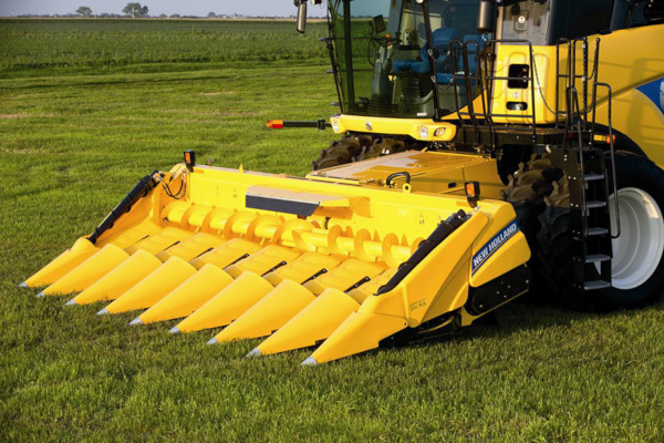 New Holland | Corn Heads | Model 980CR Rigid Corn Header - 8 rows for sale at Coastal Tractor, California