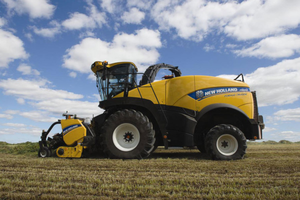 New Holland FR650 for sale at Coastal Tractor, California New Holland FR650 for sale at Coastal Tractor, California