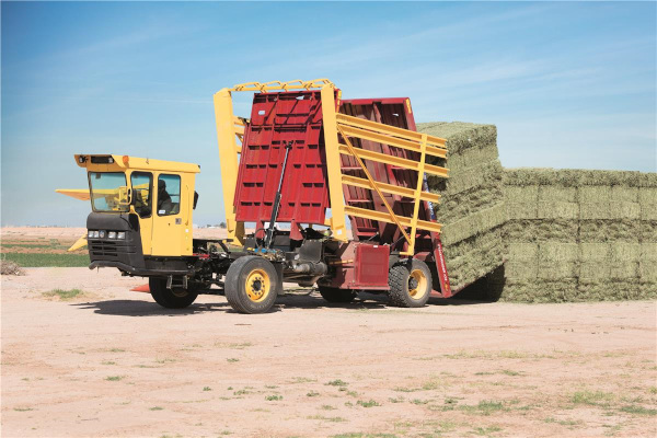 New Holland Stackcruiser® 103 for sale at Coastal Tractor, California New Holland Stackcruiser® 103 for sale at Coastal Tractor, California