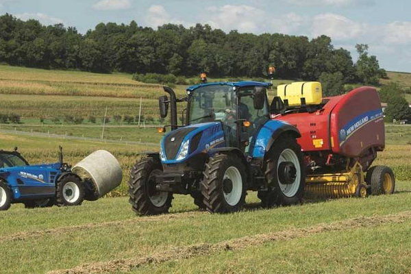 New Holland | T5 Series | Model T5.120 Dual Command™ for sale at Coastal Tractor, California